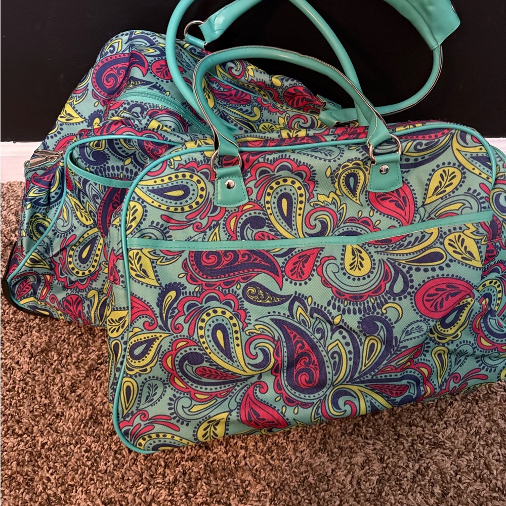 Paisley Print luggage 2 piece set.
